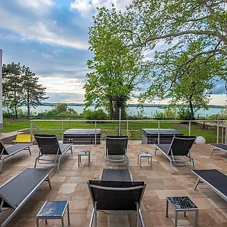 فندق Magaspart Panzio Balatonföldvár