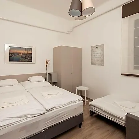 Magaspart Panzio فندق Balatonföldvár