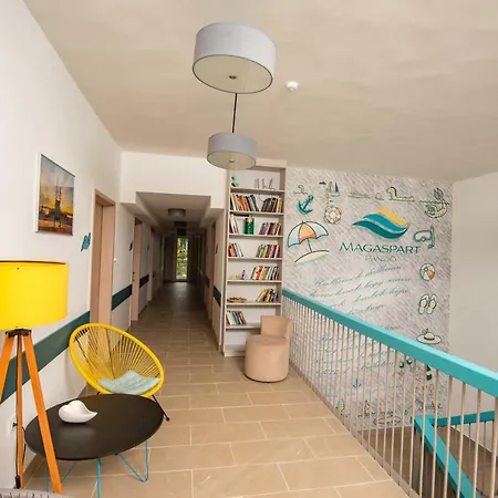Magaspart Panzio Hotell 3*