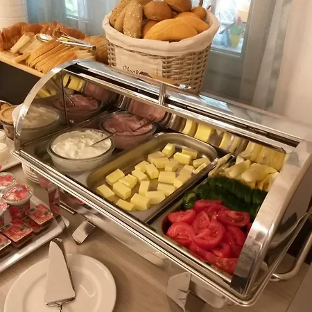 Magaspart Panzio فندق Balatonföldvár